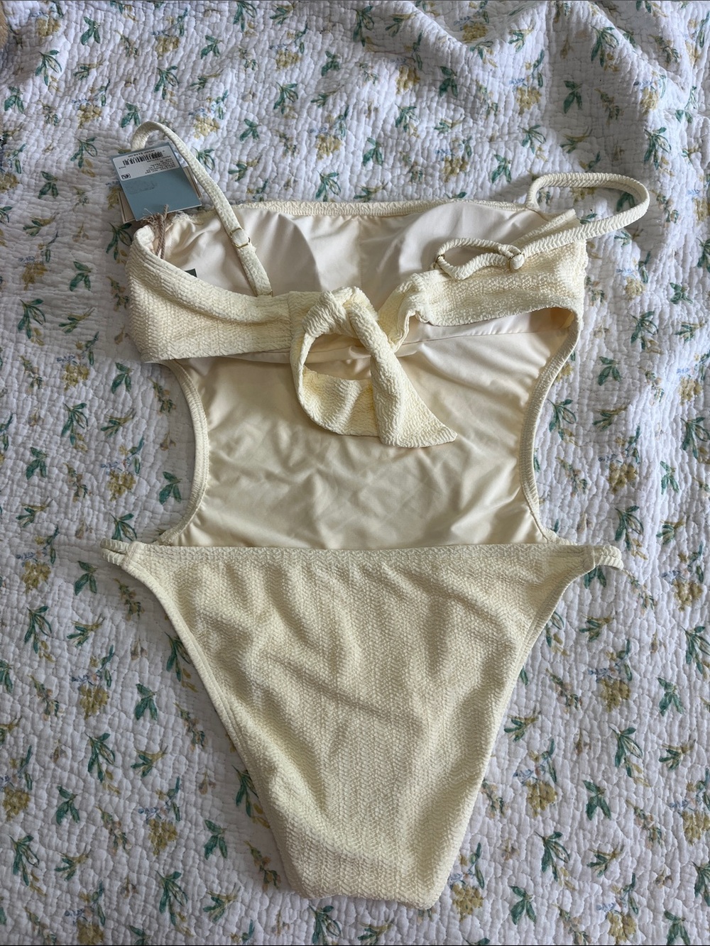 ANTONIO MELANI Cream Textured One-Piece Swimsuit with Crochet Bodice - Picture 4 of 5